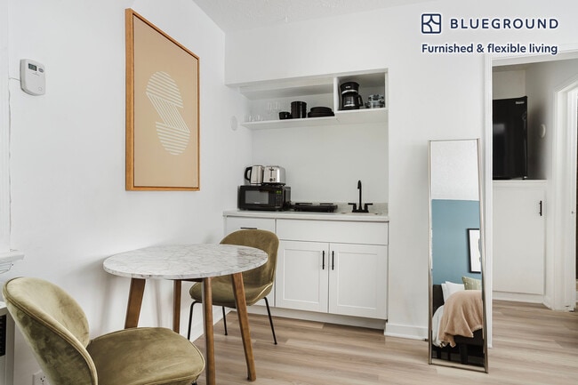 Photo - 944 Tiverton Ave Unit SI FL1-ID1219