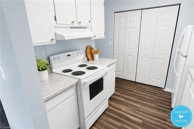 Photo - 823 E Lafayette St