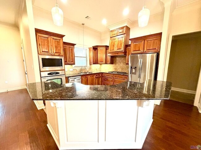 Photo - 40445 Thomas Ave
