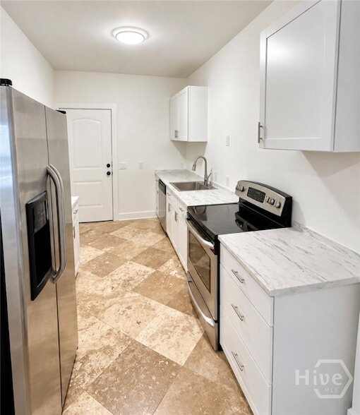 Photo - 506 E Liberty Ln
