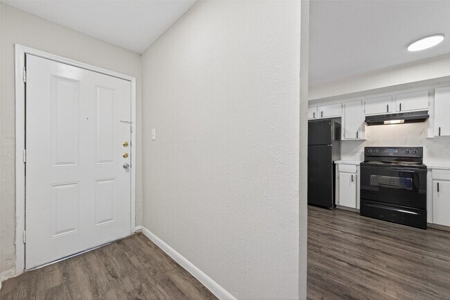 Photo - 427 Hollyvale Dr Unit 20