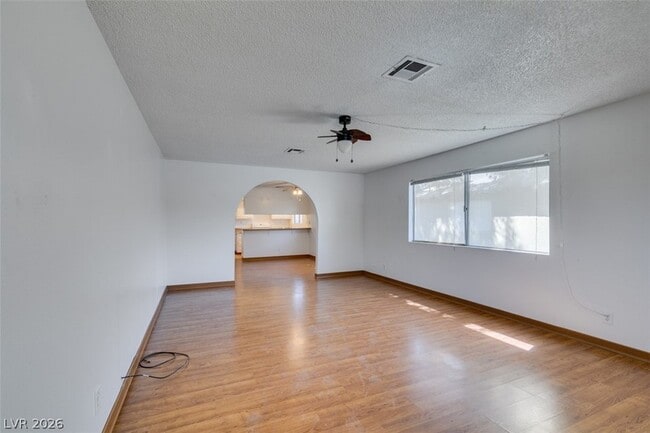 Photo - 427 S Tonopah Dr