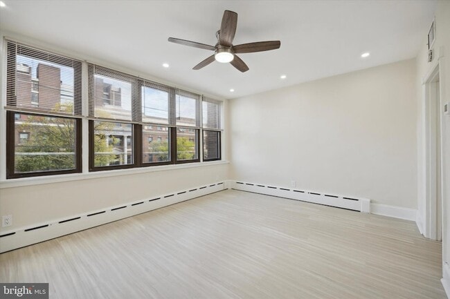 Photo - 2308 E Allegheny Ave Unit 2