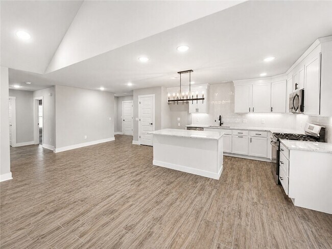Photo - 4302 SW Adams Rd