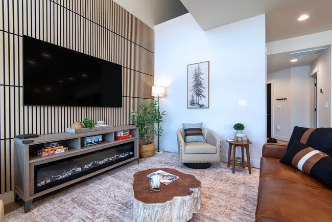 Photo - 690 Stone Peak Lp Unit SI ID1466390P