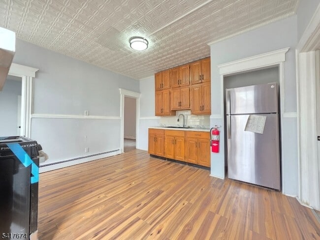 Building Photo - 8 Lincoln Ave Unit 1