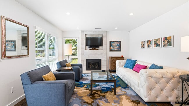 Building Photo - 22522 Burndale Rd Unit SI ID1604797P