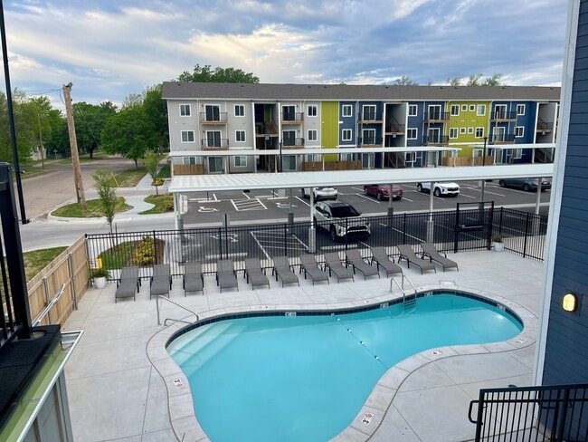 Building Photo - Dumont at Delano