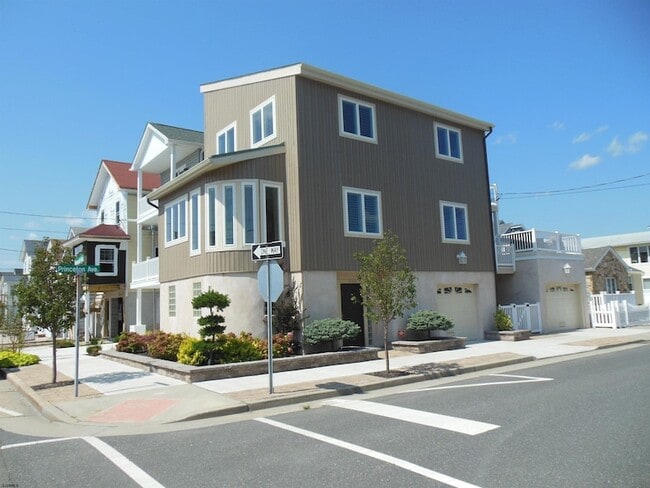 Photo - 202 N Princeton Ave