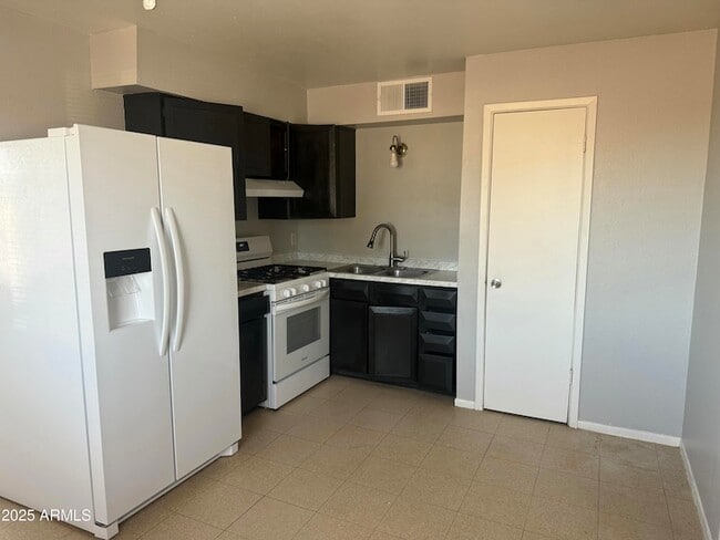 Photo - 501 W 14th St