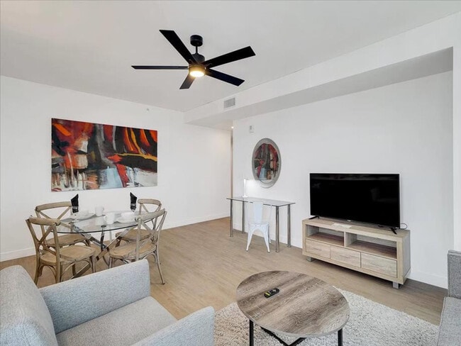 Photo - 817 N 6th St Unit ID1047109P