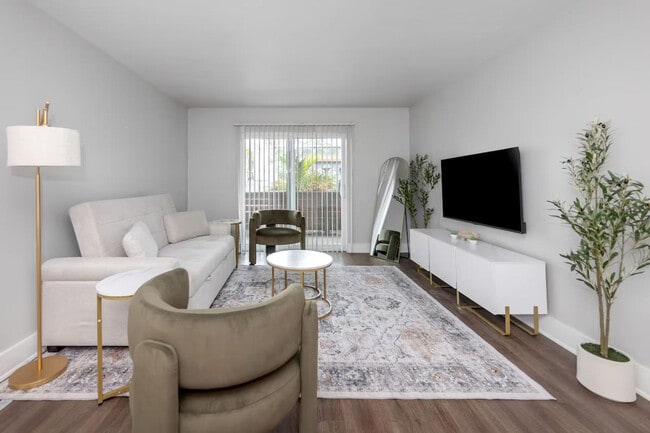 Building Photo - 4301 W Cleveland St Unit ID1365975P