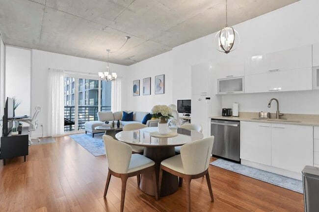 Building Photo - 137 NE 2nd Ave Unit ID1357349P