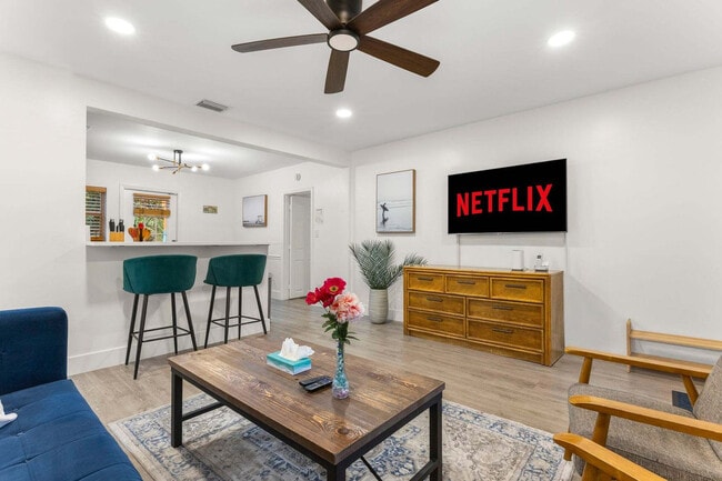 Photo - 1425 NE 5th Terrace Unit ID1346931P