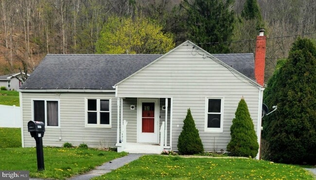 Photo - 172 Raystown Rd