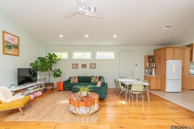 Photo - 2684 Cork St