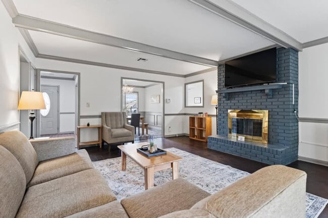 Building Photo - 4318 White Acres Rd Unit ID1043851P