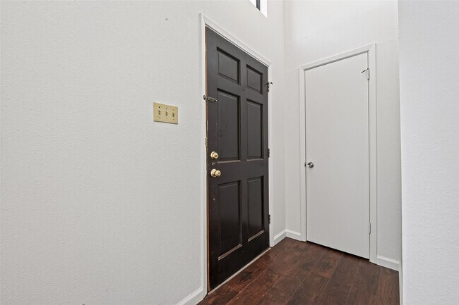 Photo - 6401 Deihl Rd Unit 902