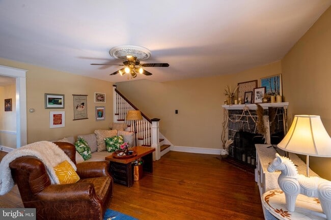 Photo - 409 Price St