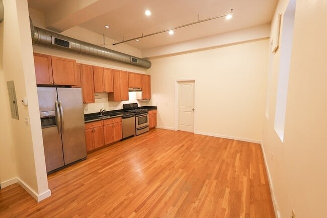 Photo - 960 Broadway Unit 9