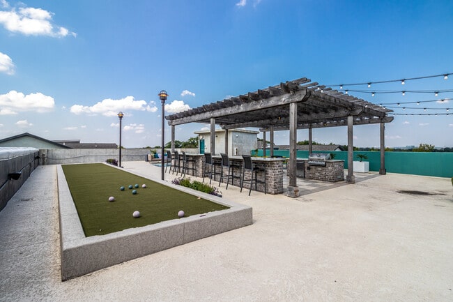 Photo - Skyline West