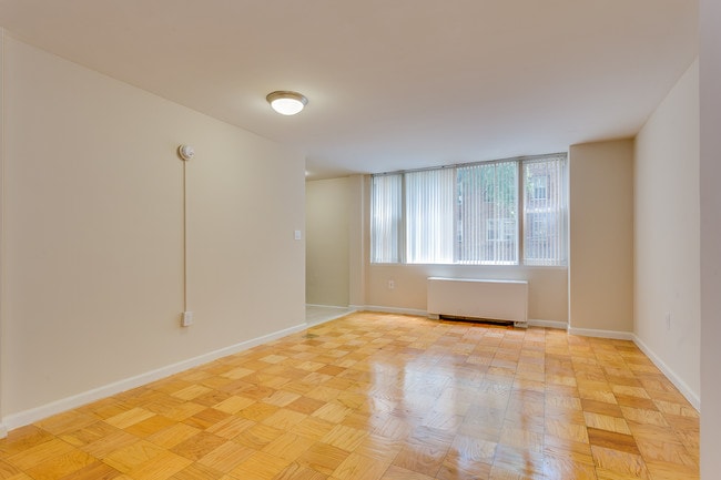 Photo - Park East Apartments