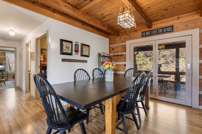 Photo - 2747 Overholt Trail Unit ID1266981P