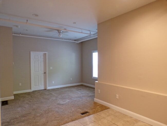 Photo - 1072 Washington St Unit 3