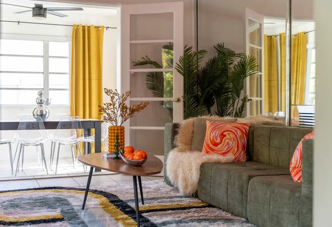 Building Photo - 260 NE 45th St Unit ID1241891P