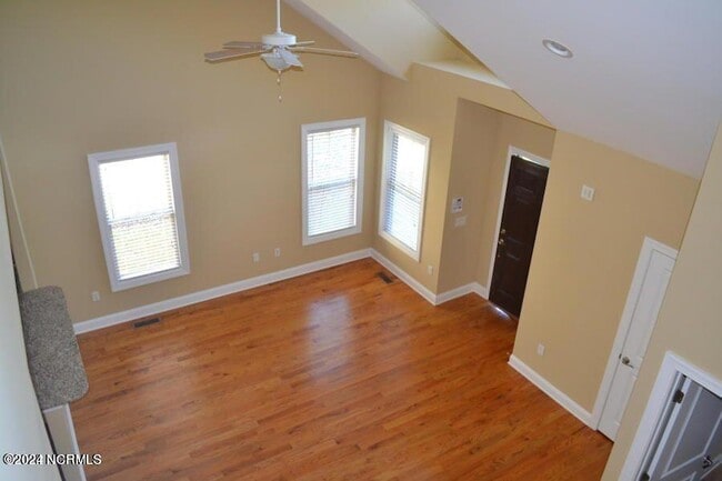 Photo - 128 Cypress Cir