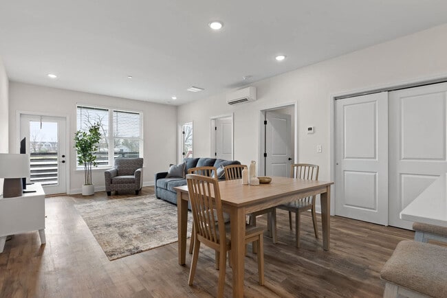 Photo - 2318 E Main St Unit ID1043905P