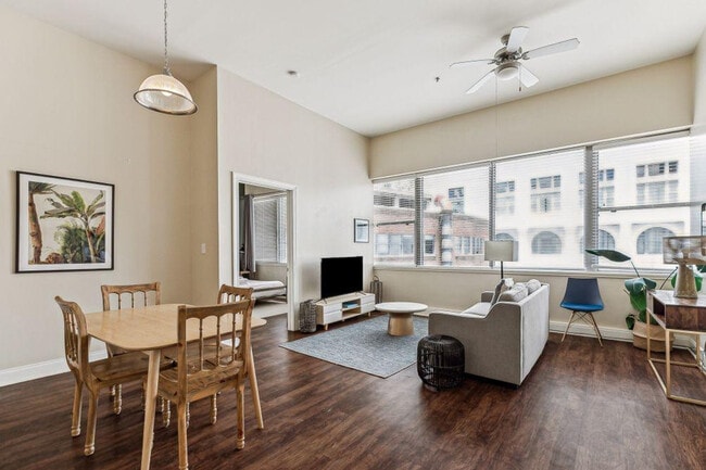 Building Photo - 925 Common St Unit ID1266895P