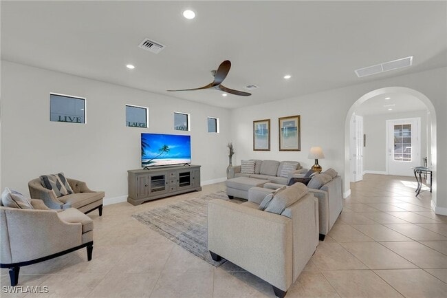 Building Photo - 19912 Beverly Park Rd