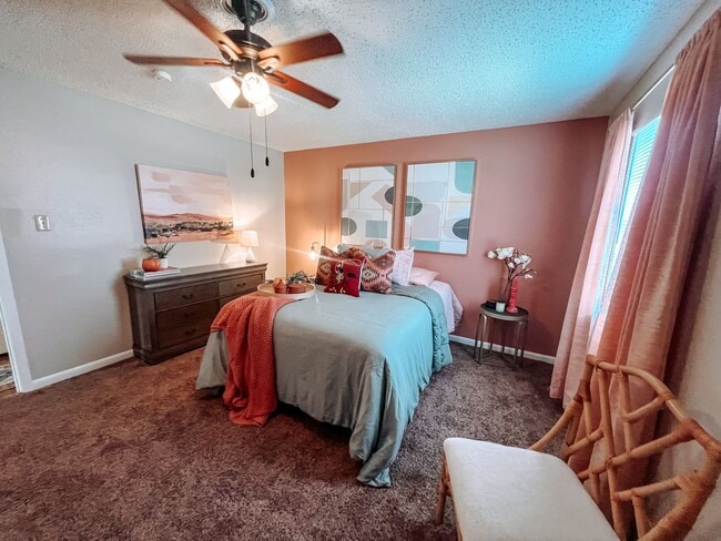 Photo - Town & Country Apartments