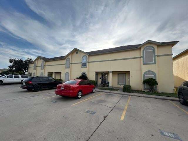 Building Photo - 1000 Ranchway Dr Unit 40
