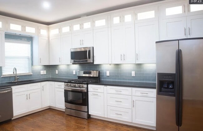 Photo - 2237 Naomi St