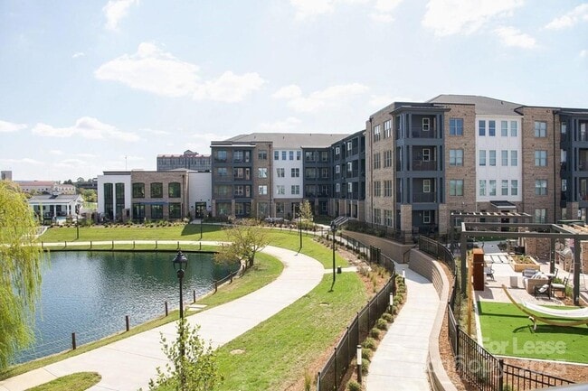 Building Photo - 6010 Jasmine Ln Unit B2