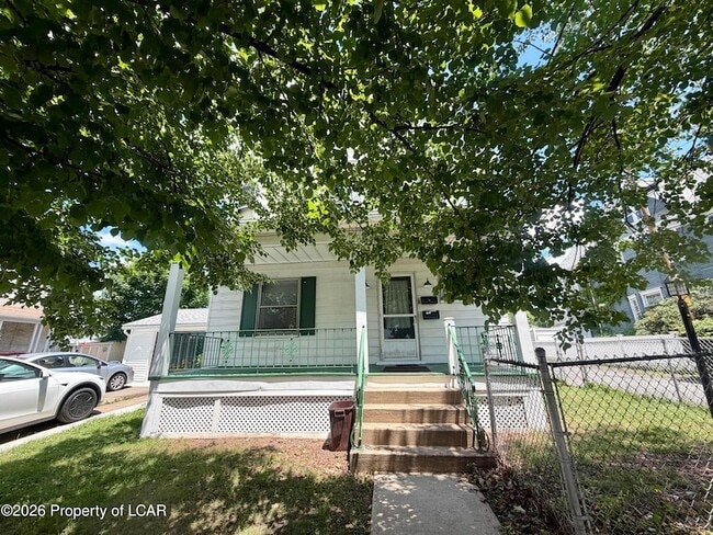 Building Photo - 715 Alder St Unit 1