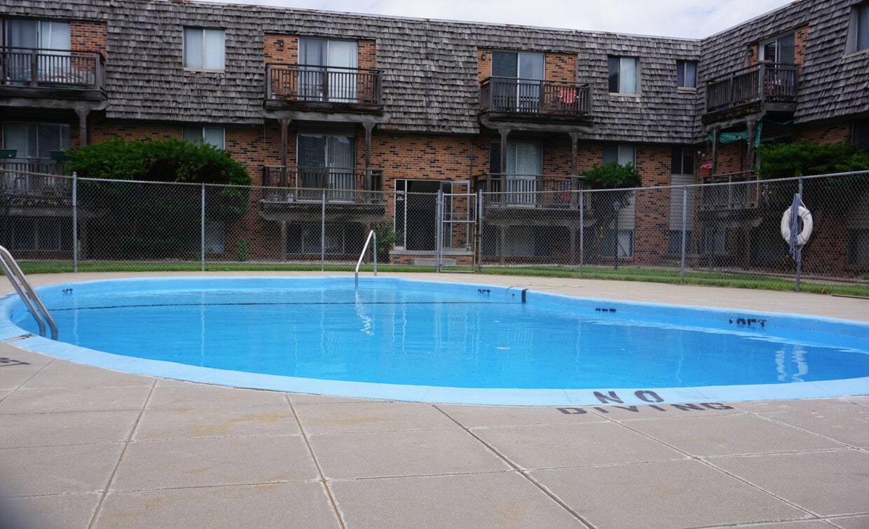 Floor Plan - 2 bedroom / 1 bath - Tenant Pays Utl.