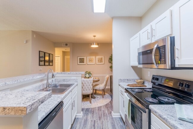 Upgraded Apartment Homes - Enclave at Wolfchase