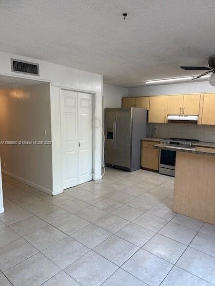 Photo - 3920 Woodside Dr Unit 5