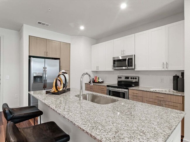 Photo - 32hundred Windsor