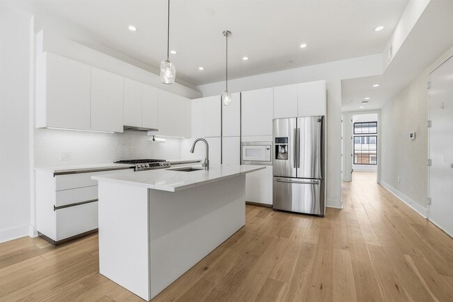 Photo - 194 Cambridge Ave