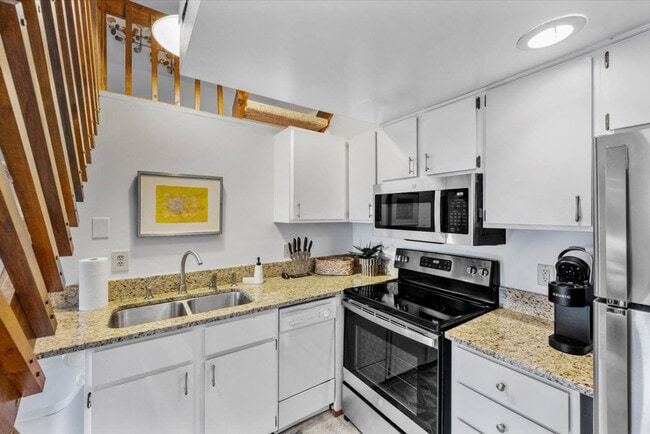 Photo - 964 Pavilion St Unit ID1397242P