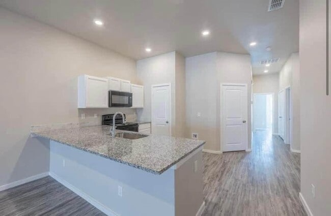 Photo - 2109 N Avenue K Unit B