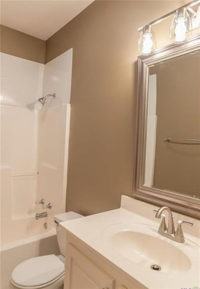 Photo - 5668 Ducros Dr