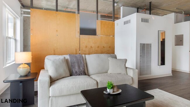 Building Photo - 1451 24th St Unit 1409