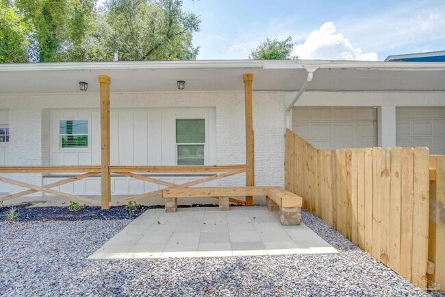 Photo - 203 S L St