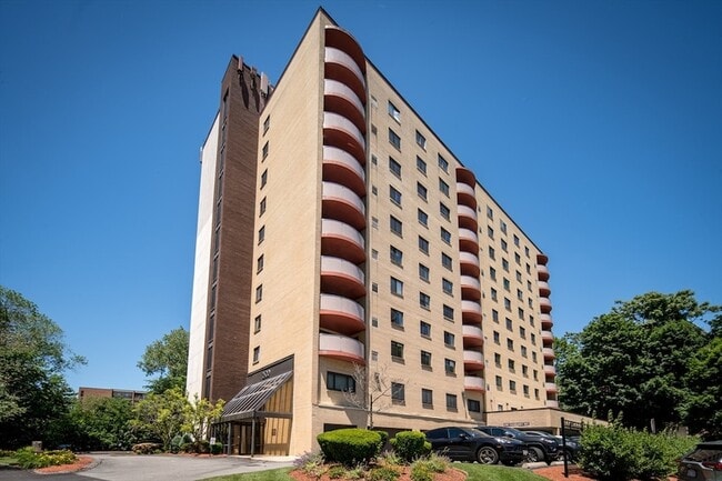 Building Photo - 2500 Mystic Valley Pkwy Unit 403