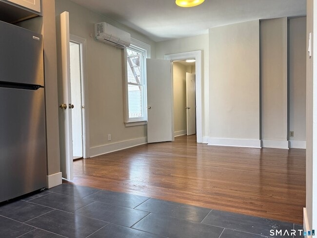 Photo - 251 Edwards St